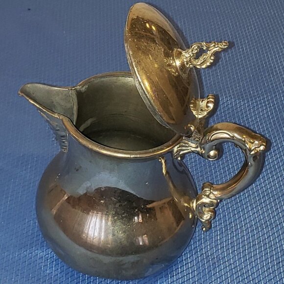 ROCHESTER STAMPING CO. ARGENTINE #2323 SILVERPLATE CREAMER HINGED LID PITCHER 5" - Picture 2 of 8